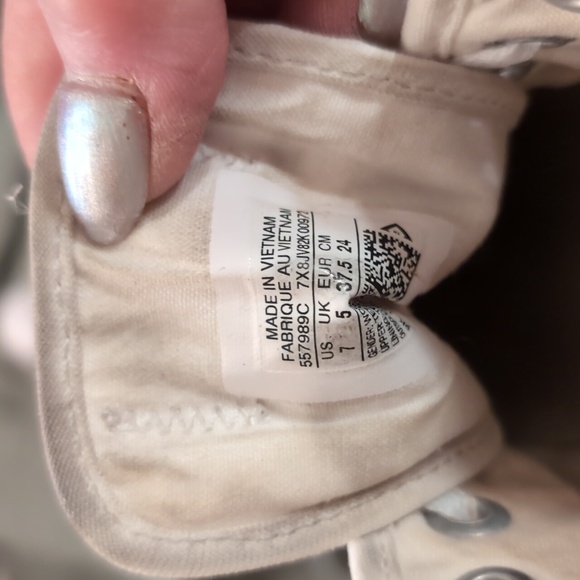 Sparkly Iridescent Converse Size 7 - Picture 2 of 5